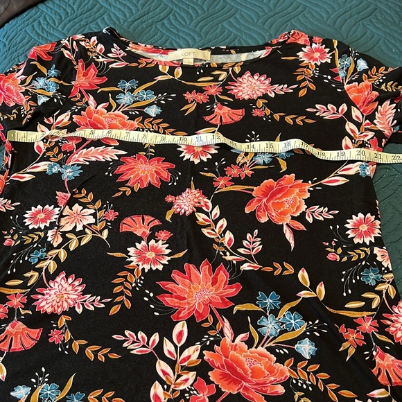 Loft Black Floral Top Size Large - Picture 5 of 6